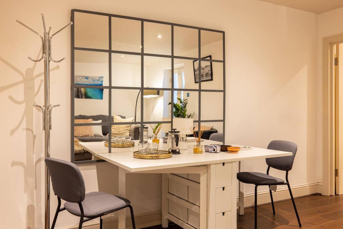 Niru Experience Serene Garden Haven Duplex * Londra
